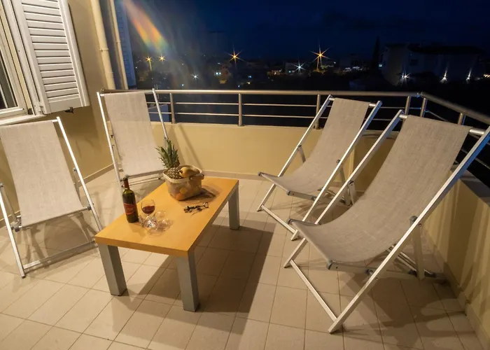 Villa Cool With Private Pool, Mountain & Sea View